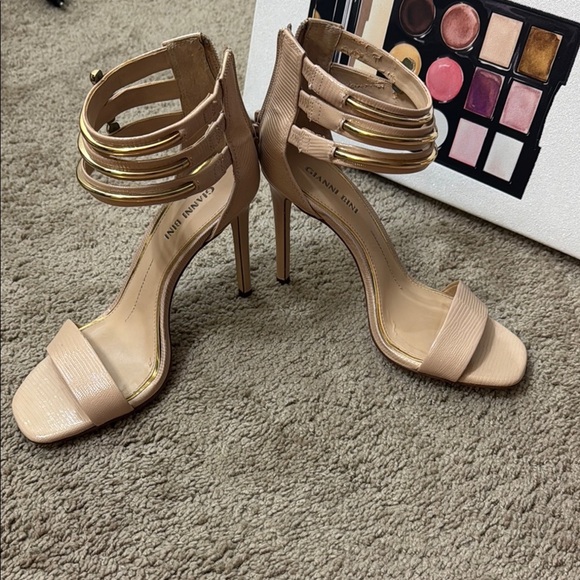 Gianni Bini Strappy Heels - Picture 1 of 5